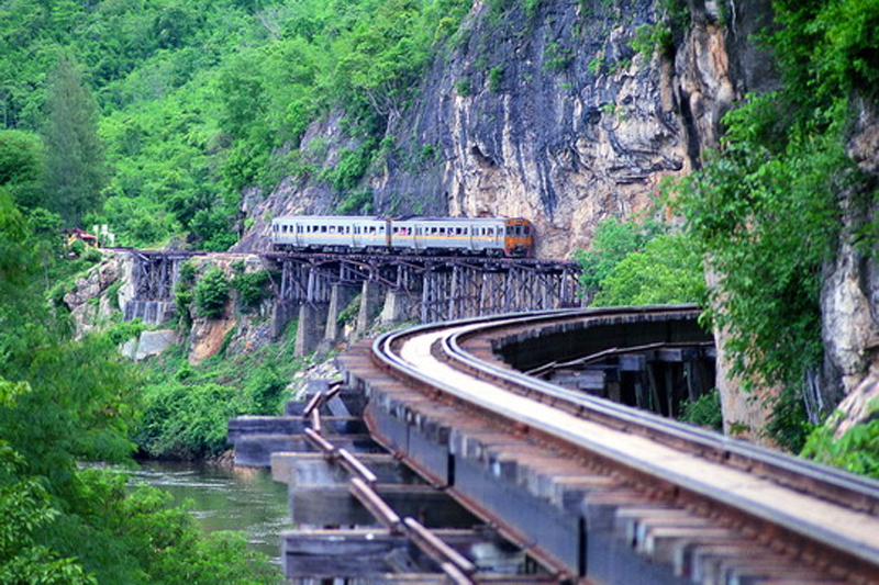 HTML5 Bootstrap Template by colorlib.com